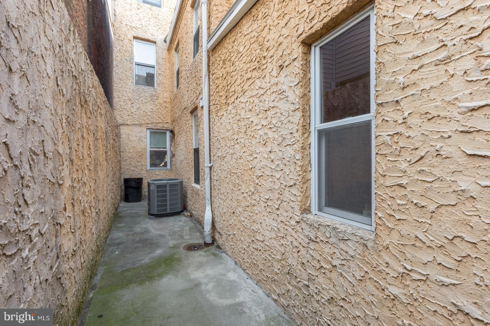 OLDE KENSINGTON - Residential Lease