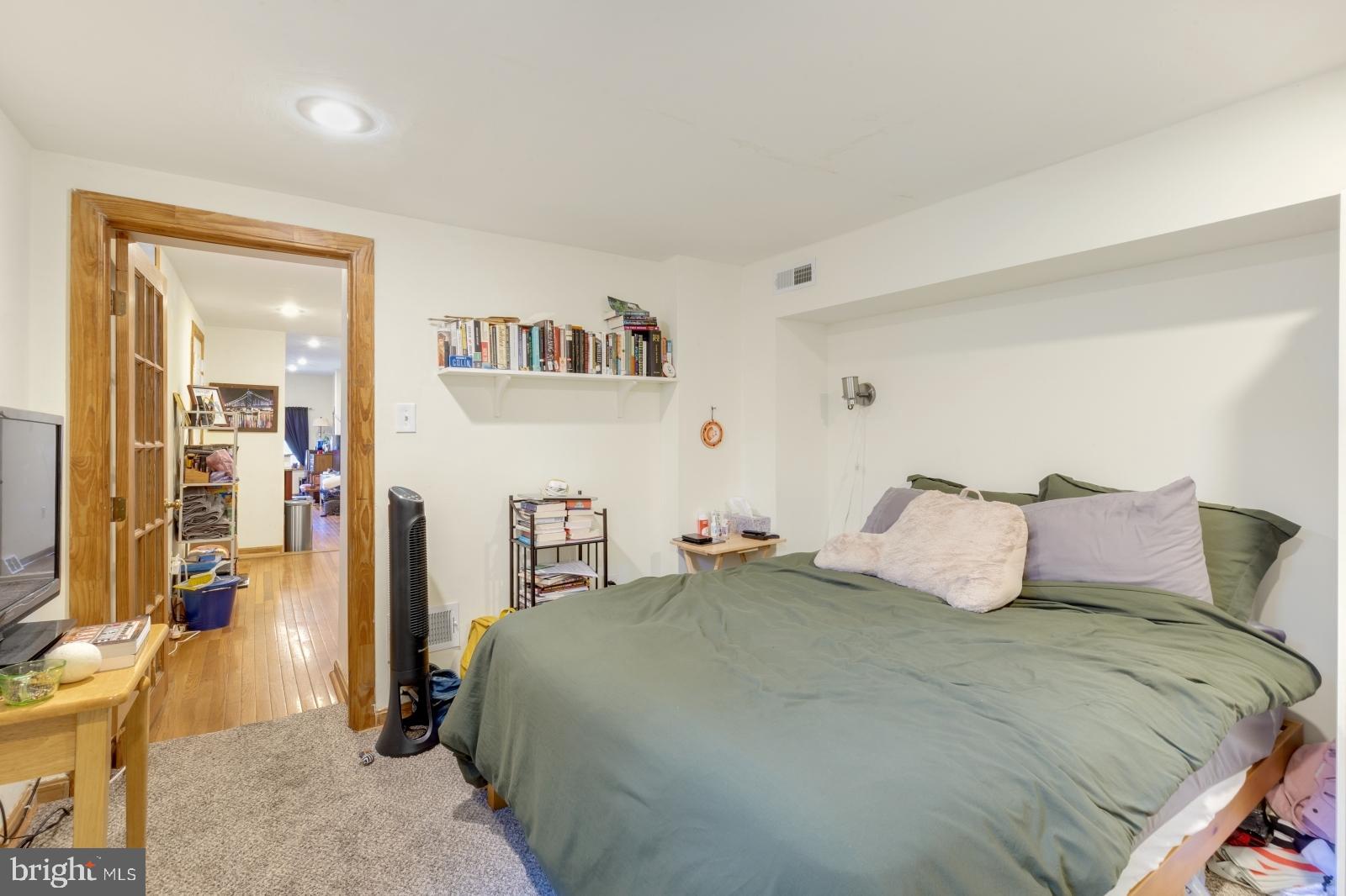 OLDE KENSINGTON - Residential Lease