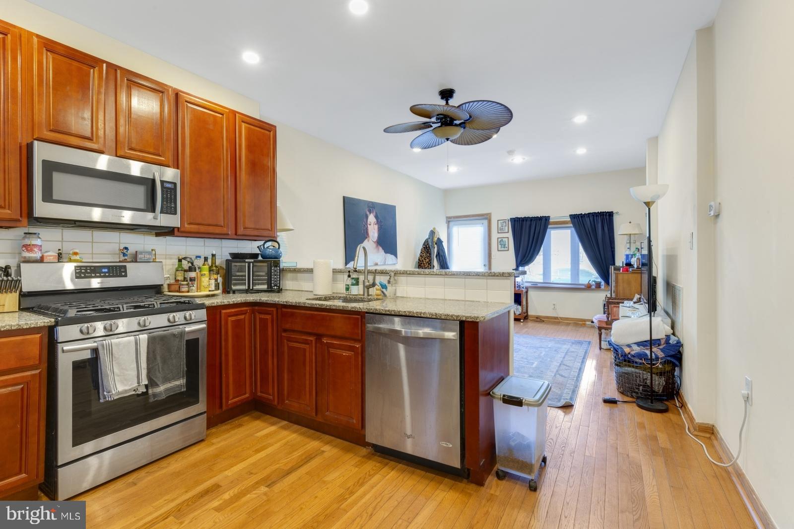 OLDE KENSINGTON - Residential Lease