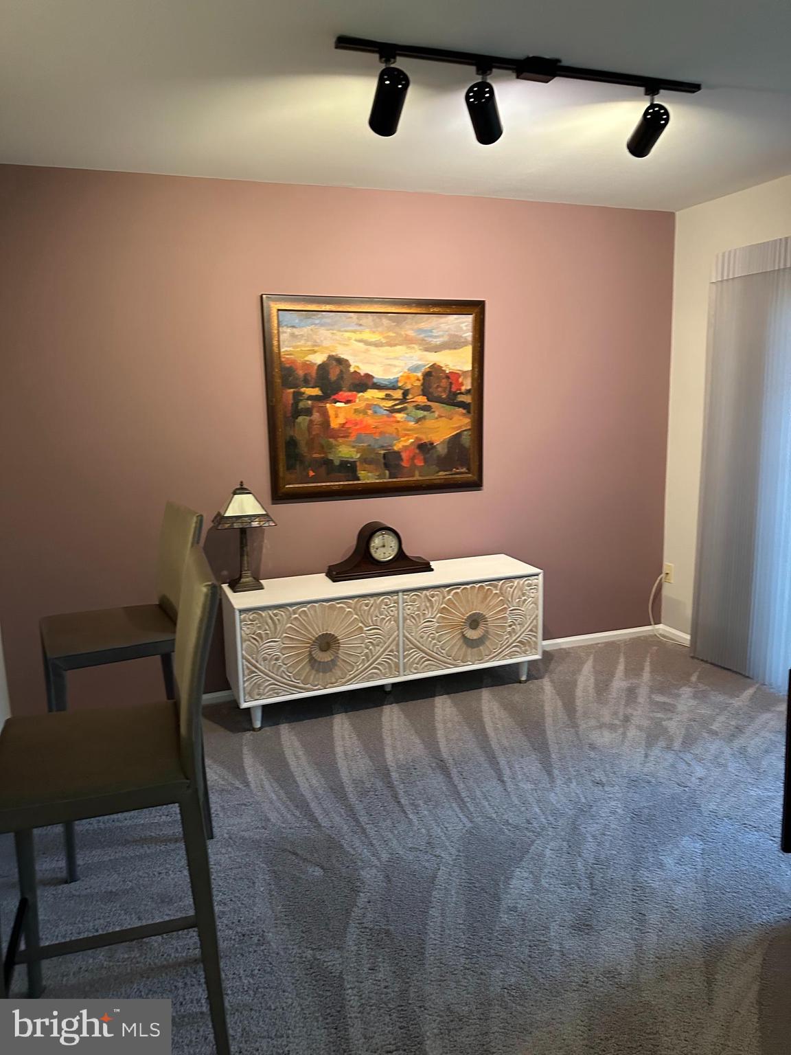 CHARING CROSS - Residential