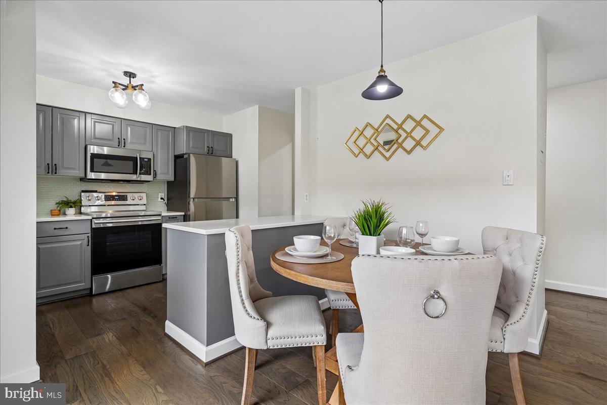 3220 S 28TH STREET 202