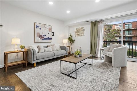 3220 S 28TH STREET 202 ALEXANDRIA VA 22302