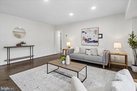3220 S 28TH STREET 202 ALEXANDRIA VA 22302