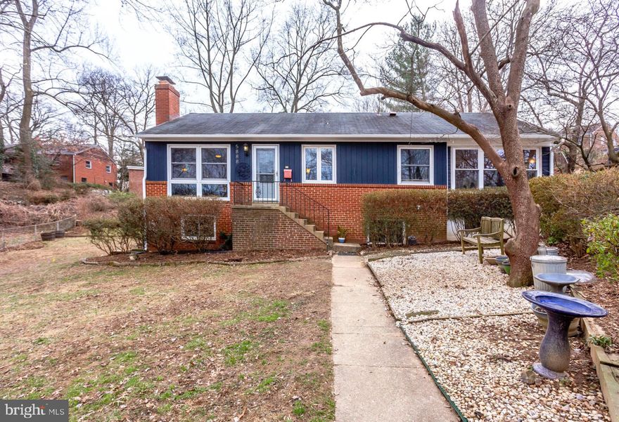Beautiful rambler in a quiet cul-de-sac in sought-after Dominion Hills in N. Arlington across from W&OD Trail and Bluemont Park within Yorktown school district.  Sunny home features hardwood floors throughout, master bedroom with huge walk-in closet (originally a bedroom), fully finished basement with bedroom and full bath, large landscaped lot with patio just 5 miles to DC and one mile from Ballston Quarters and metro.  A rare find!