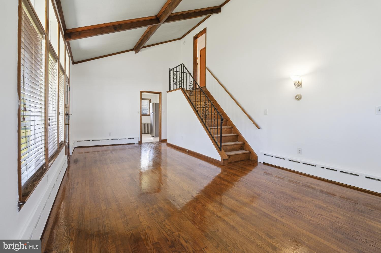425 OAK AVENUE