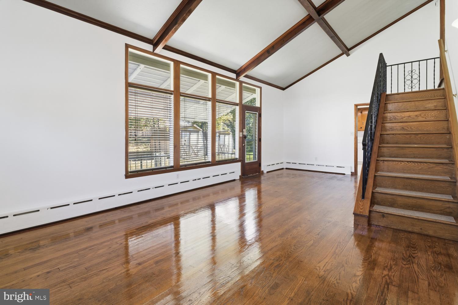 425 OAK AVENUE
