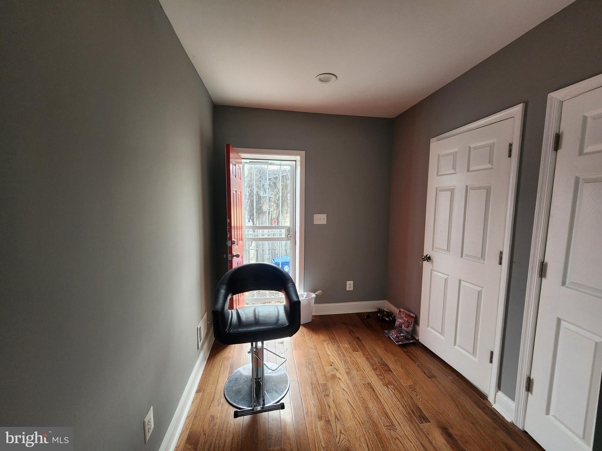 BROADWAY EAST - Residential