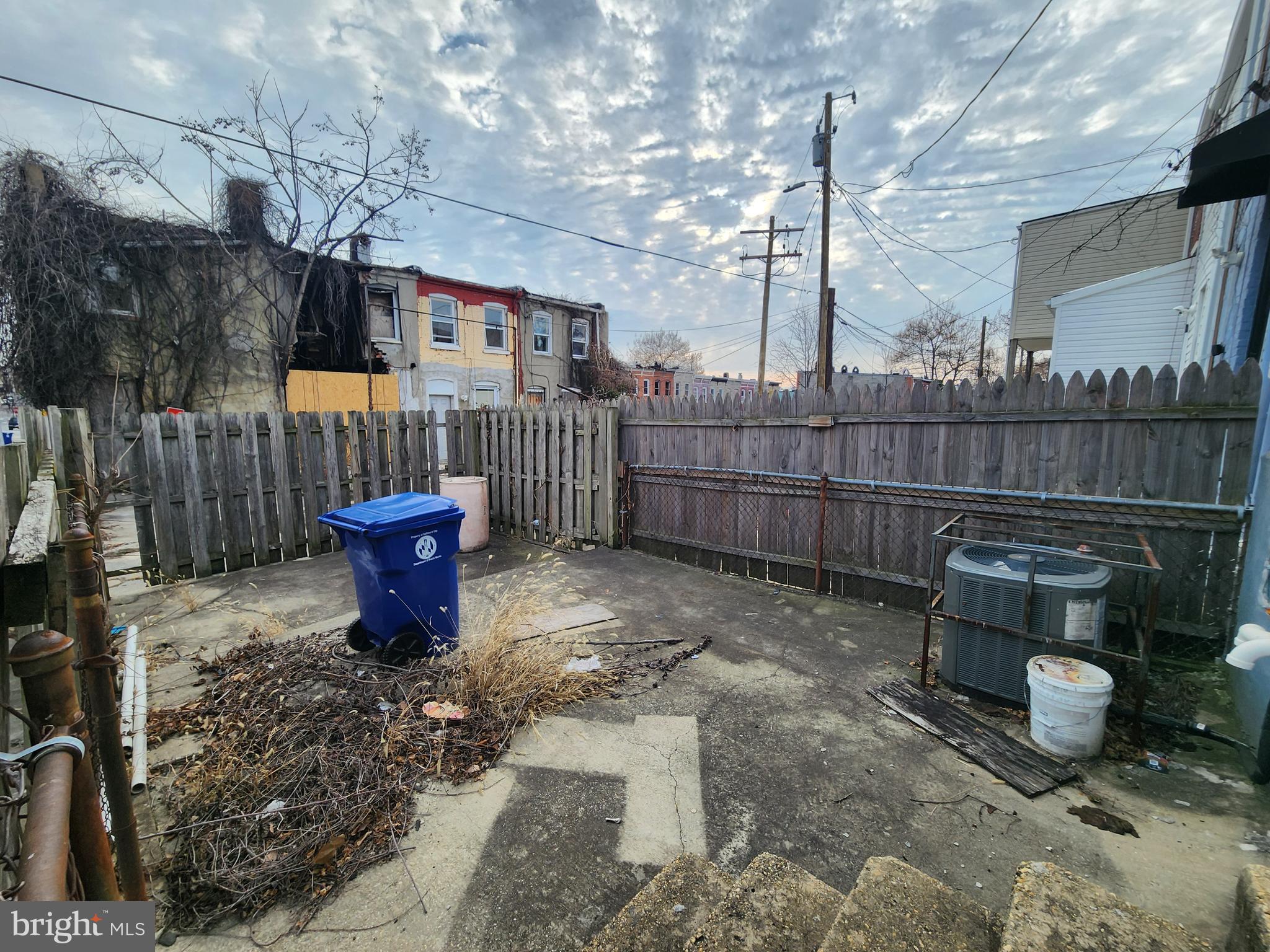 BROADWAY EAST - Residential