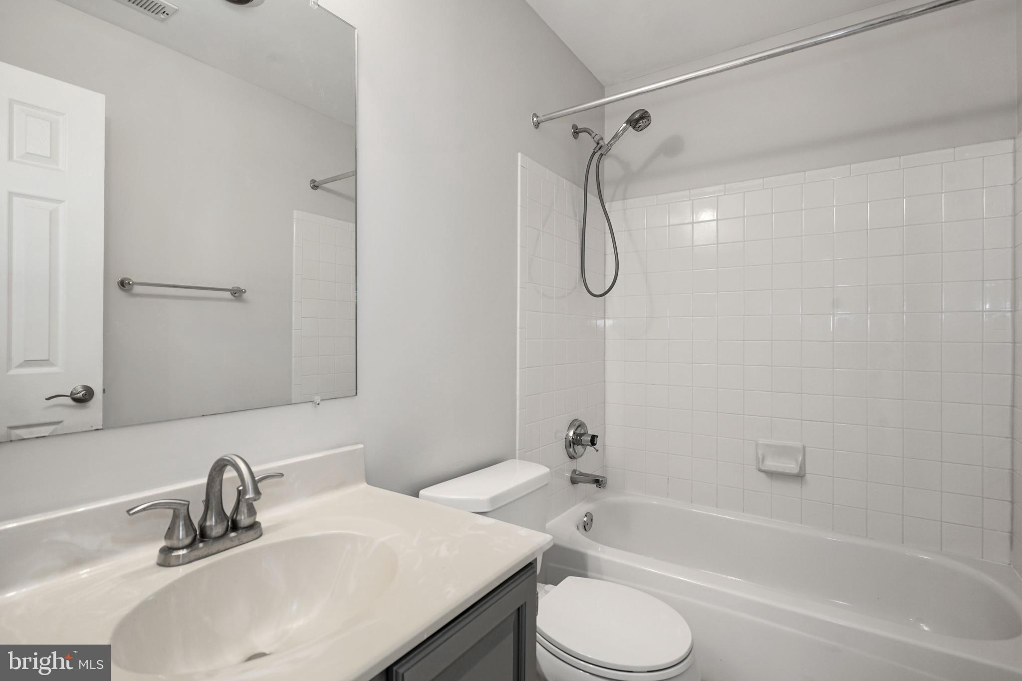 TOWNES OF HILLWOOD - Residential