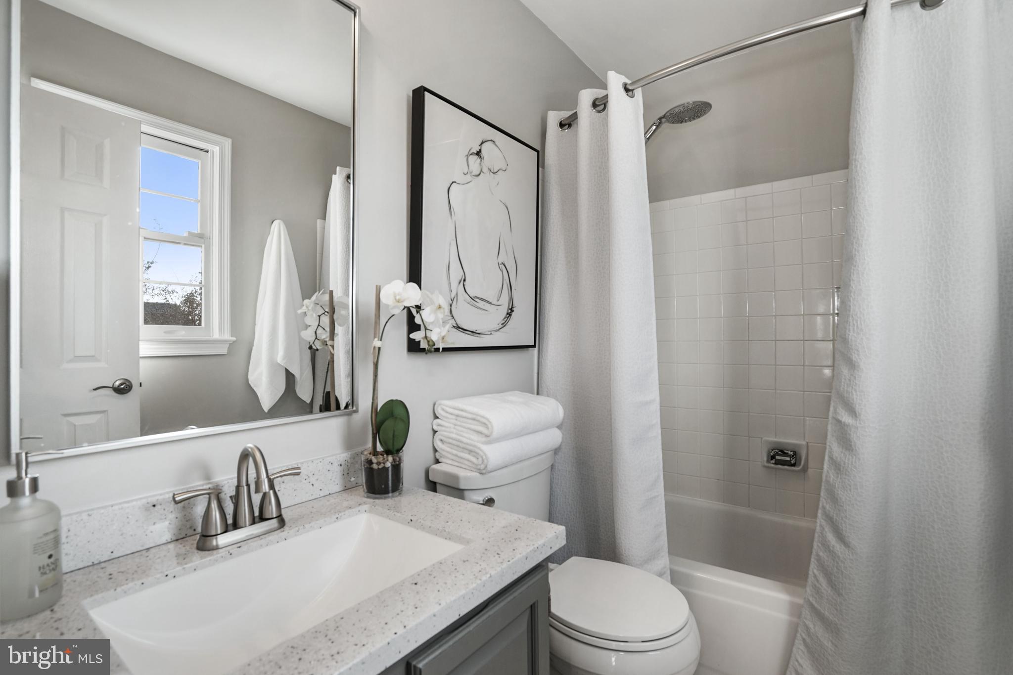 TOWNES OF HILLWOOD - Residential