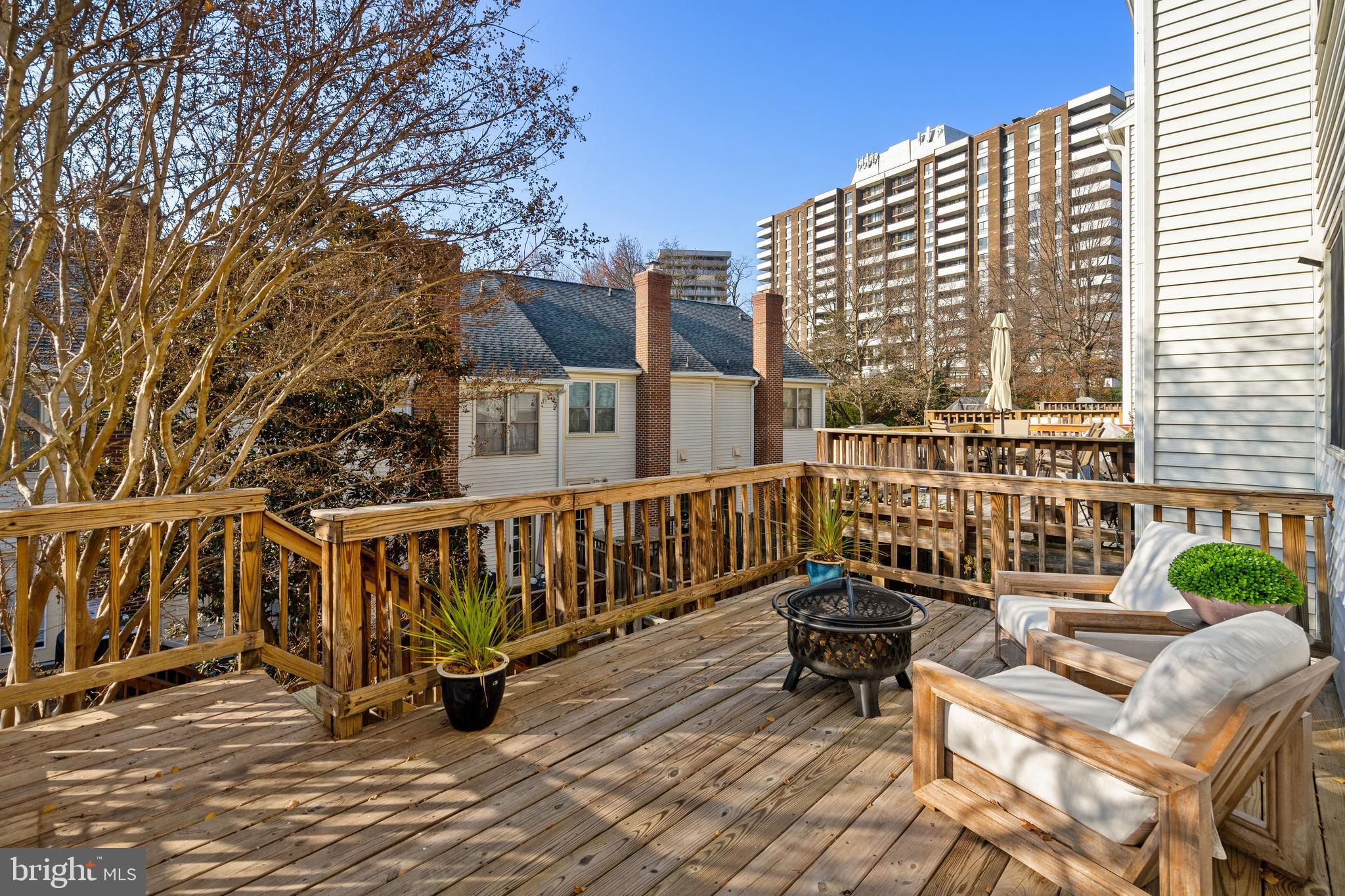 TOWNES OF HILLWOOD - Residential