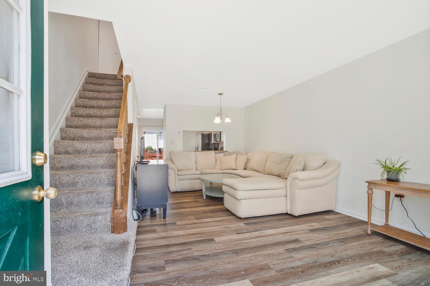 CLOVERLEAF - Residential