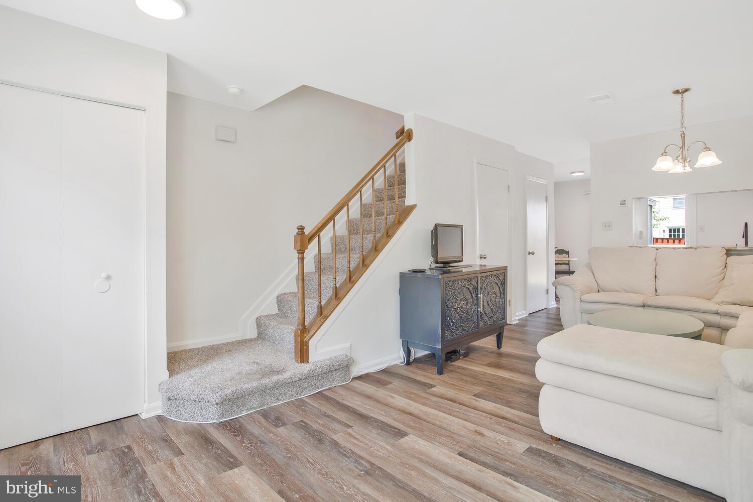 CLOVERLEAF - Residential