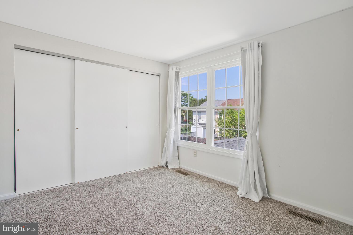 CLOVERLEAF - Residential