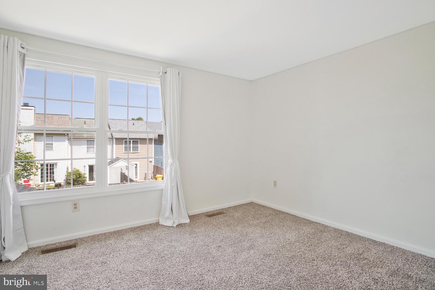 CLOVERLEAF - Residential