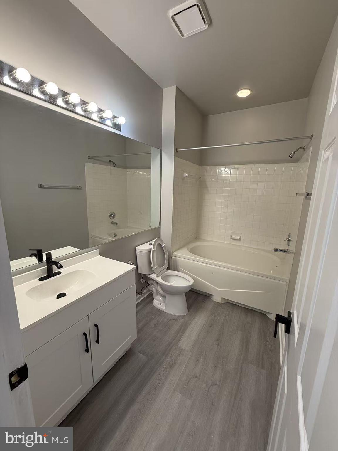 SILVERBROOK FARMS - Residential