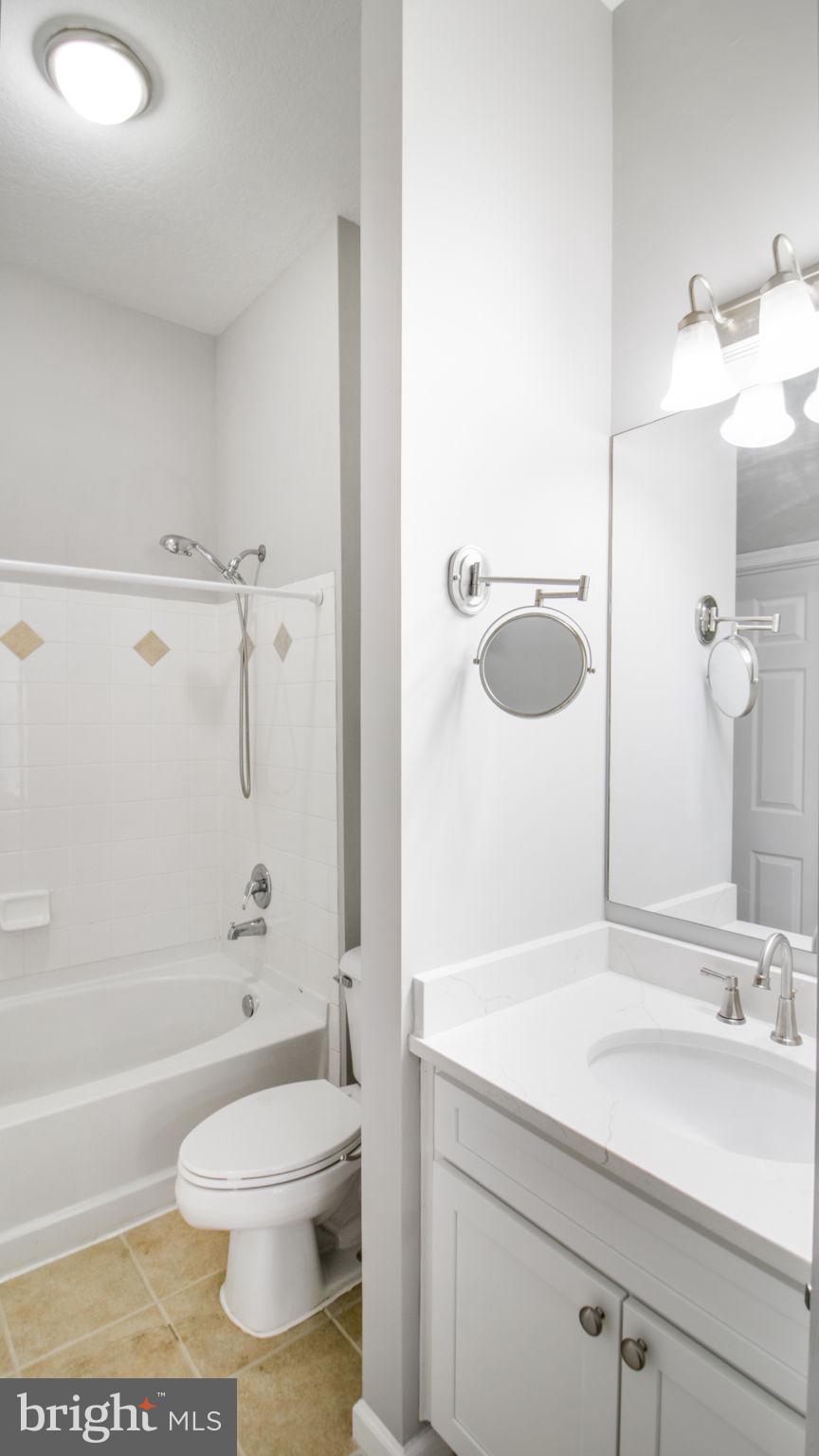 COLONNADE AT KENTLANDS - Residential