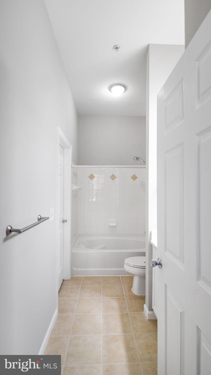 COLONNADE AT KENTLANDS - Residential