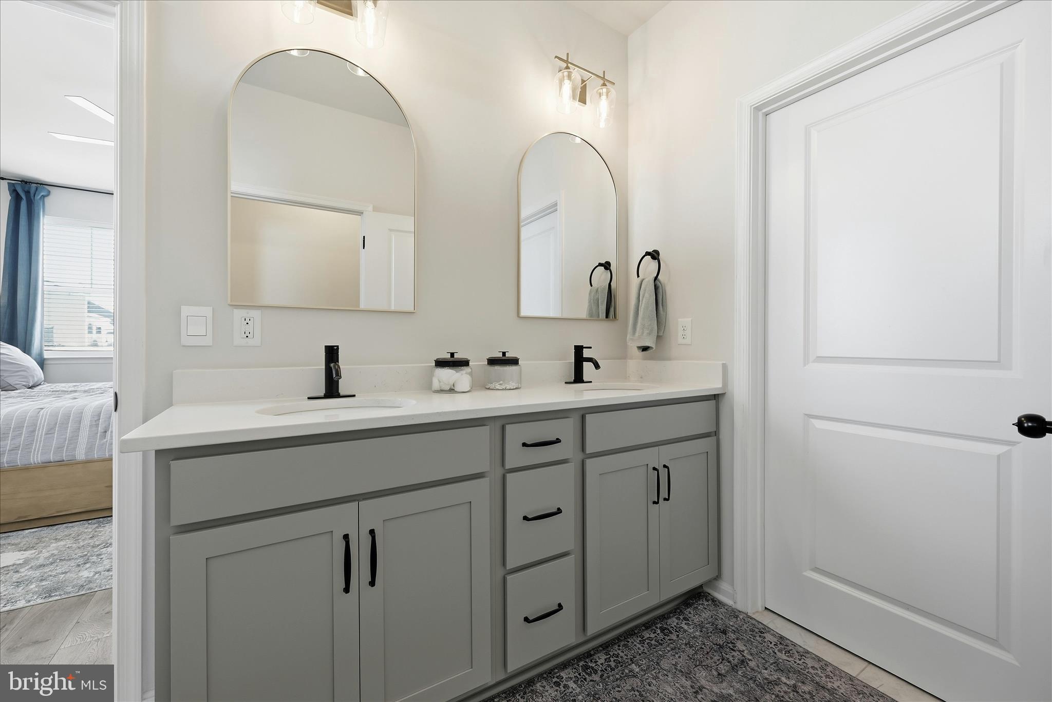 HERMITAGE - Residential