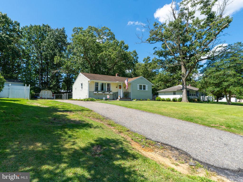 9 CORNWALL AVENUE