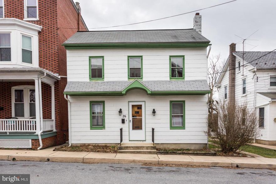 Single home in Mountville Boro. 3 bedroom 2 full baths. Low taxes. Great short distance from schools and Rt. 30. New carpets throughout.