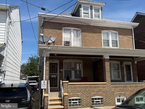 Townhouse For Sale - 256 Morris Avenue<br/> TRENTON, NJ 08611