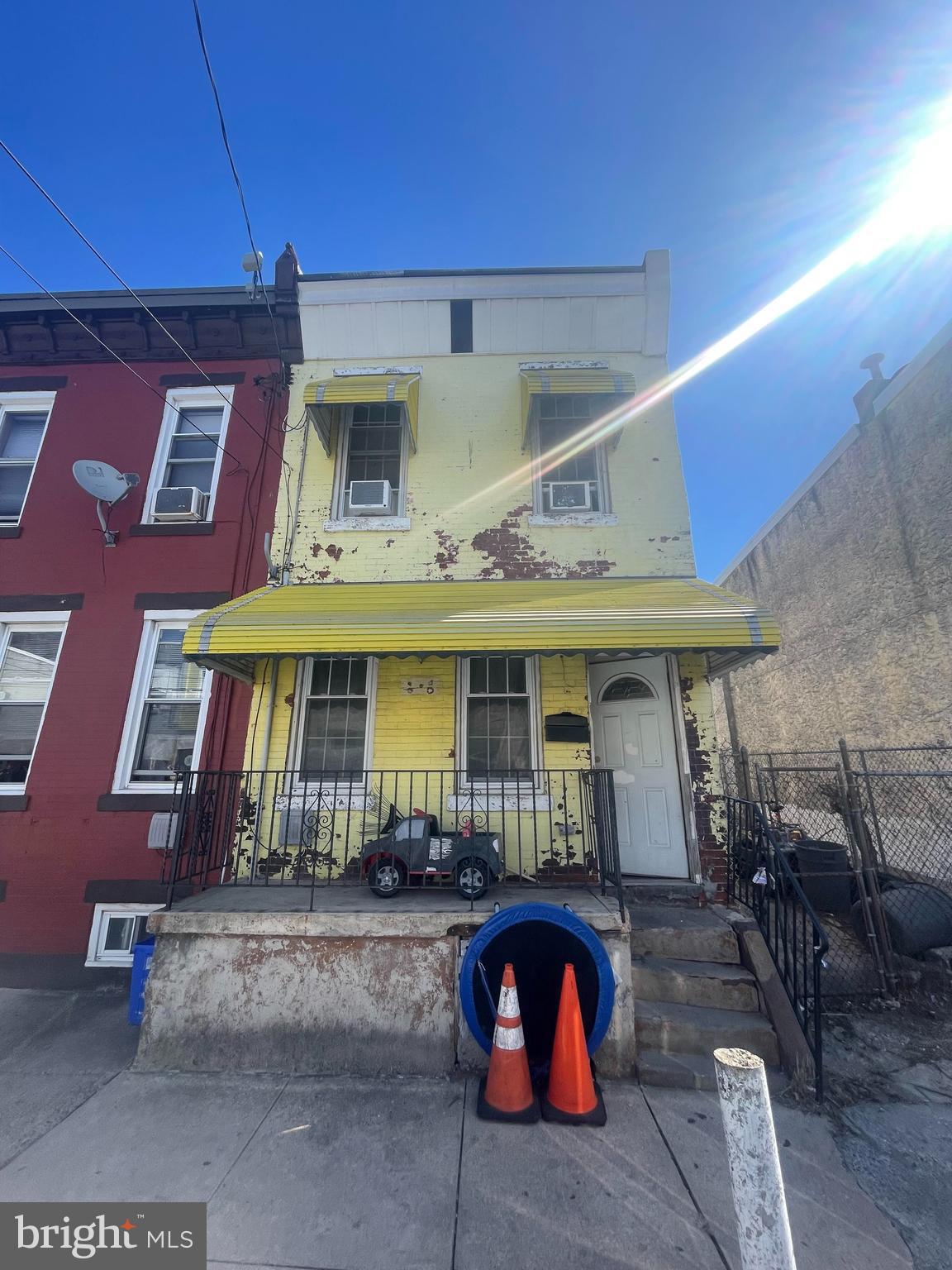 Charming Investment Opportunity or Starter Home in Allegheny West!
Welcome to 2437 N. 28th Street, a 3-bedroom, 1-bath home with endless potential! Located in the heart of Philadelphia’s Allegheny West neighborhood, this property is perfect for investors or buyers looking to create their dream home.
Step inside to an open floor plan that offers great flow and ample space for customization. With a little vision, this home can truly shine!
Please note: A Hold Harmless Agreement must be signed before scheduling a viewing.
Don’t miss out on this fantastic opportunity—schedule your showing today!