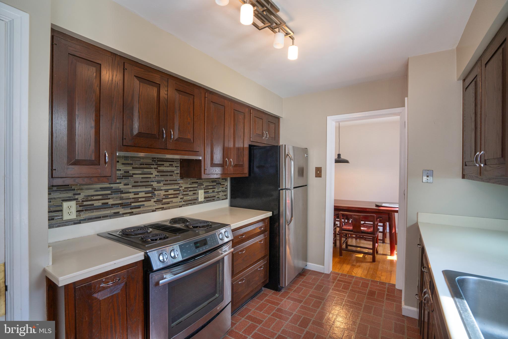 COLLEGE HEIGHTS - Residential