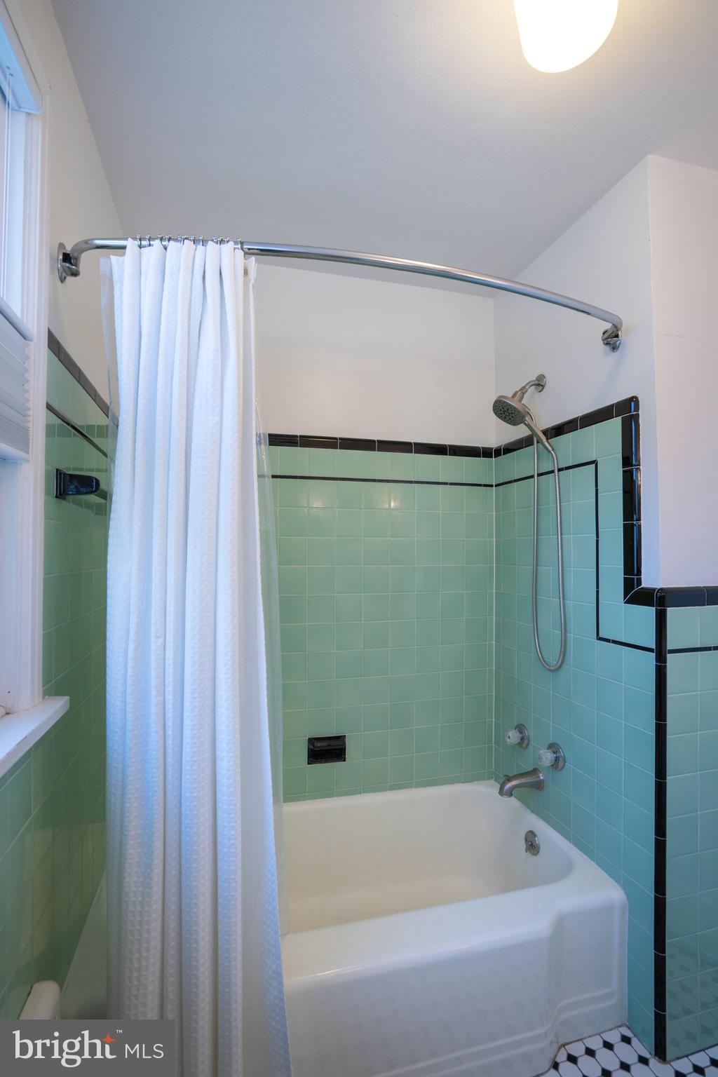 COLLEGE HEIGHTS - Residential