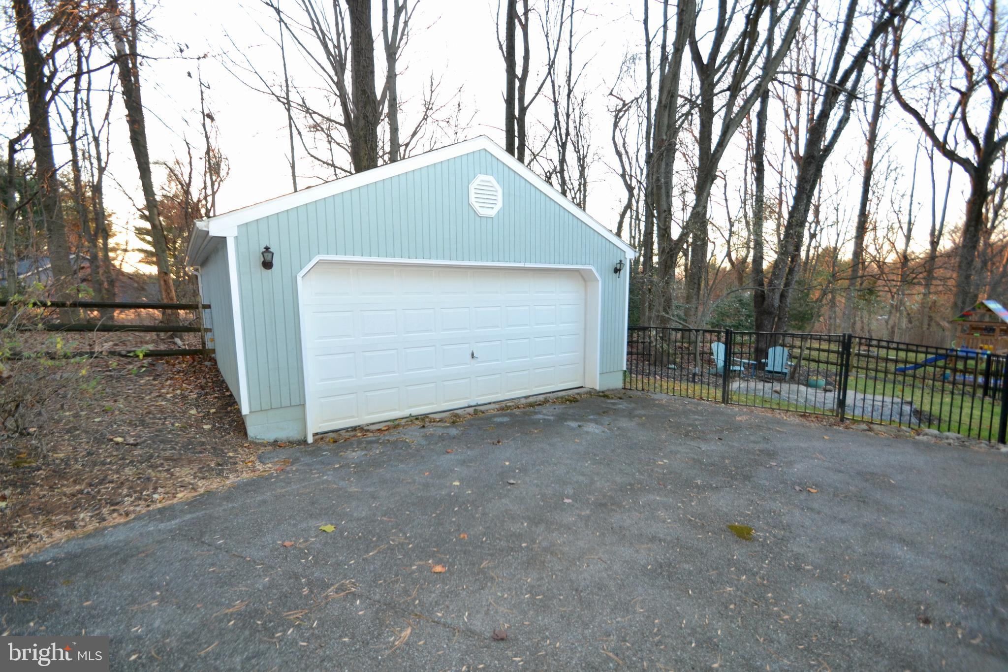 HUNTERS GLEN - Residential