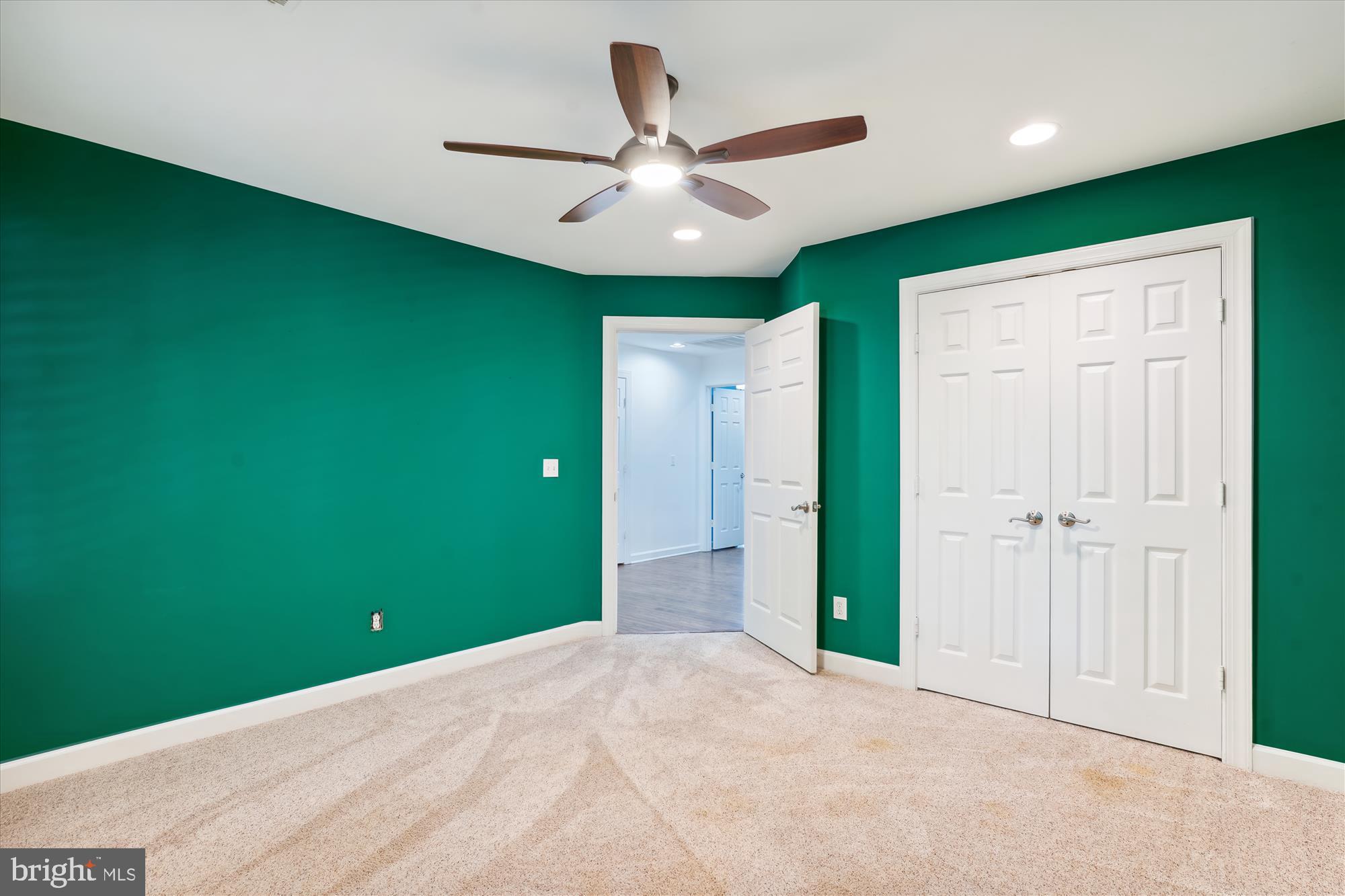 KENTLANDS - Residential