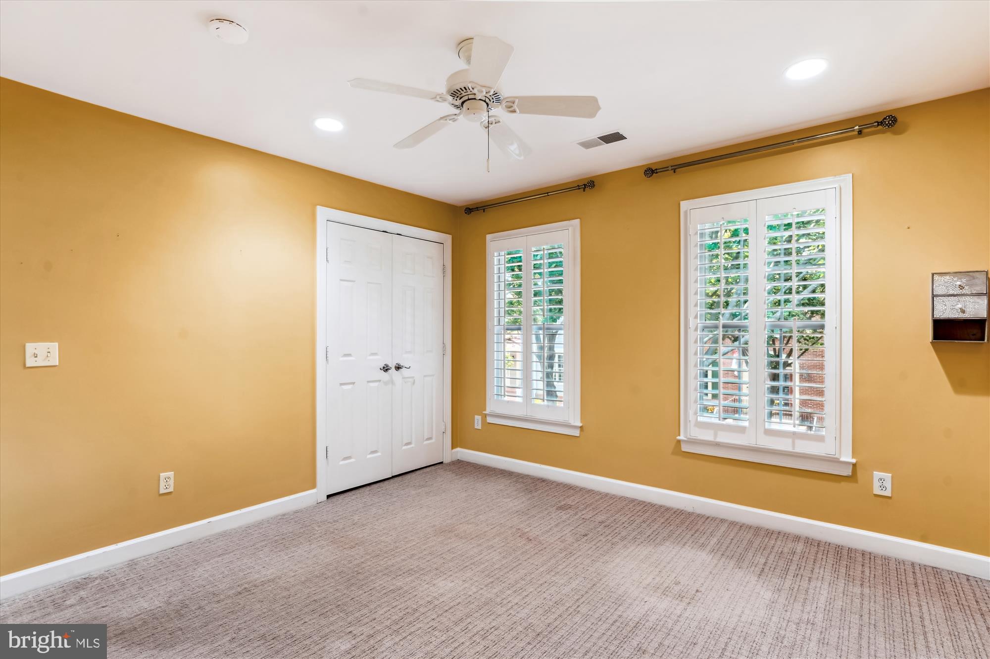 KENTLANDS - Residential