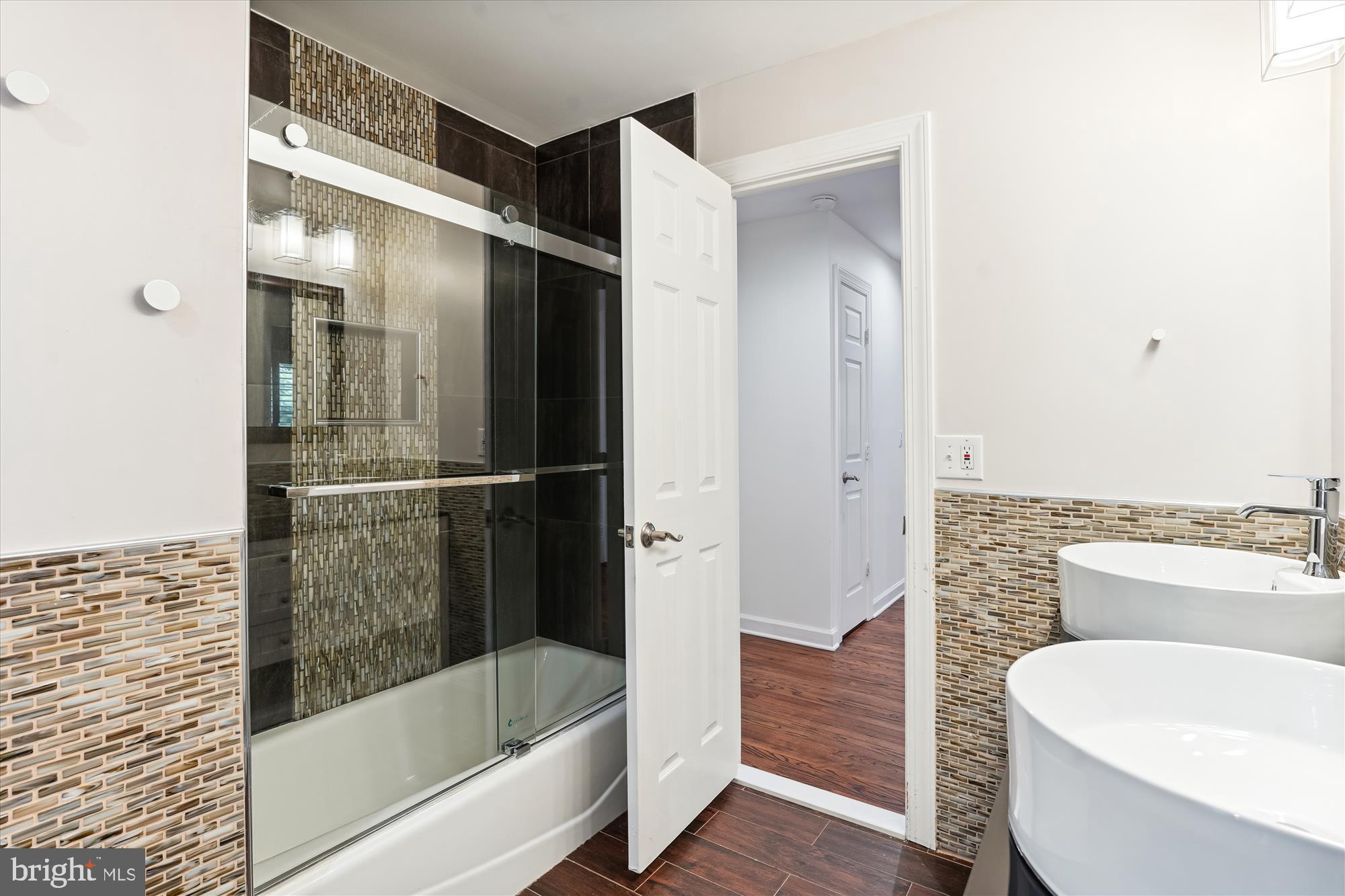 KENTLANDS - Residential