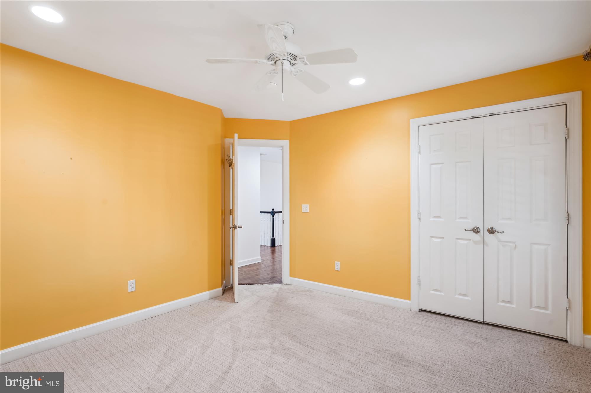 KENTLANDS - Residential