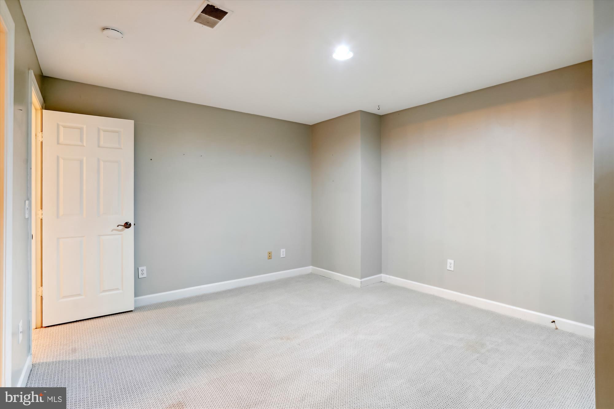 KENTLANDS - Residential