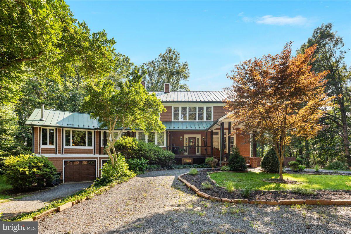 8501 COUNTRY CLUB LANE