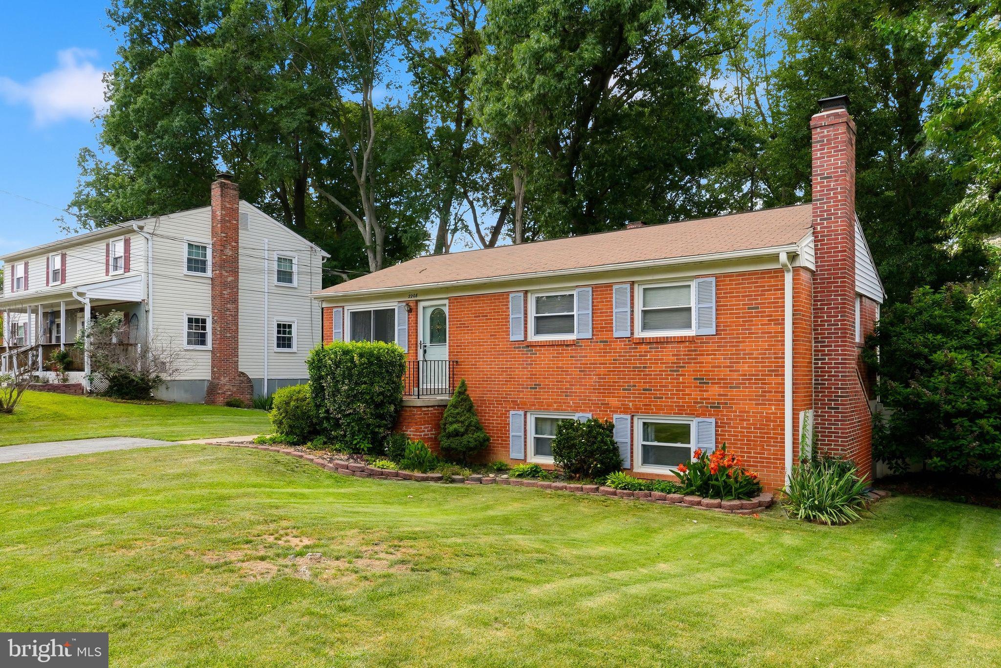 2208 EMPORIA STREET