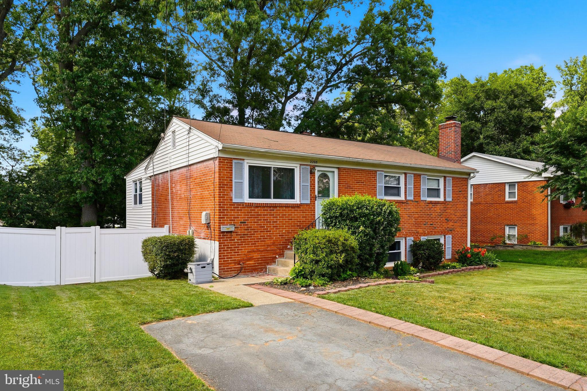 2208 EMPORIA STREET