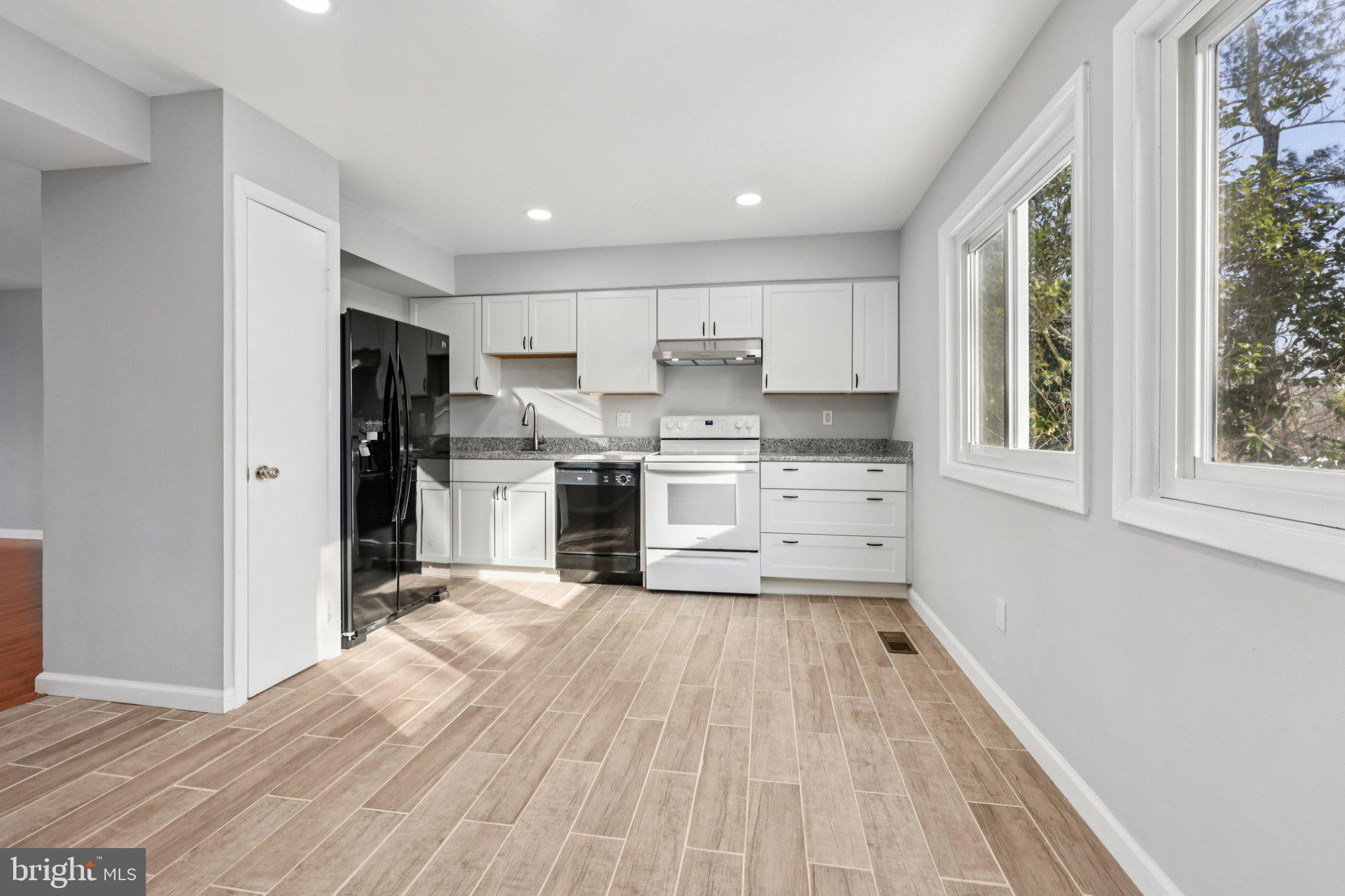 HUNINGTON RIDGE 2 - Residential