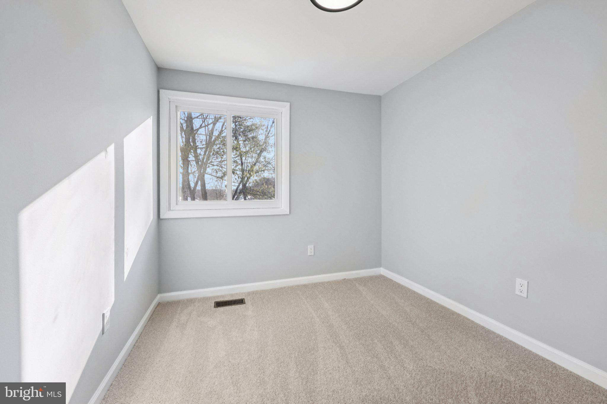 HUNINGTON RIDGE 2 - Residential