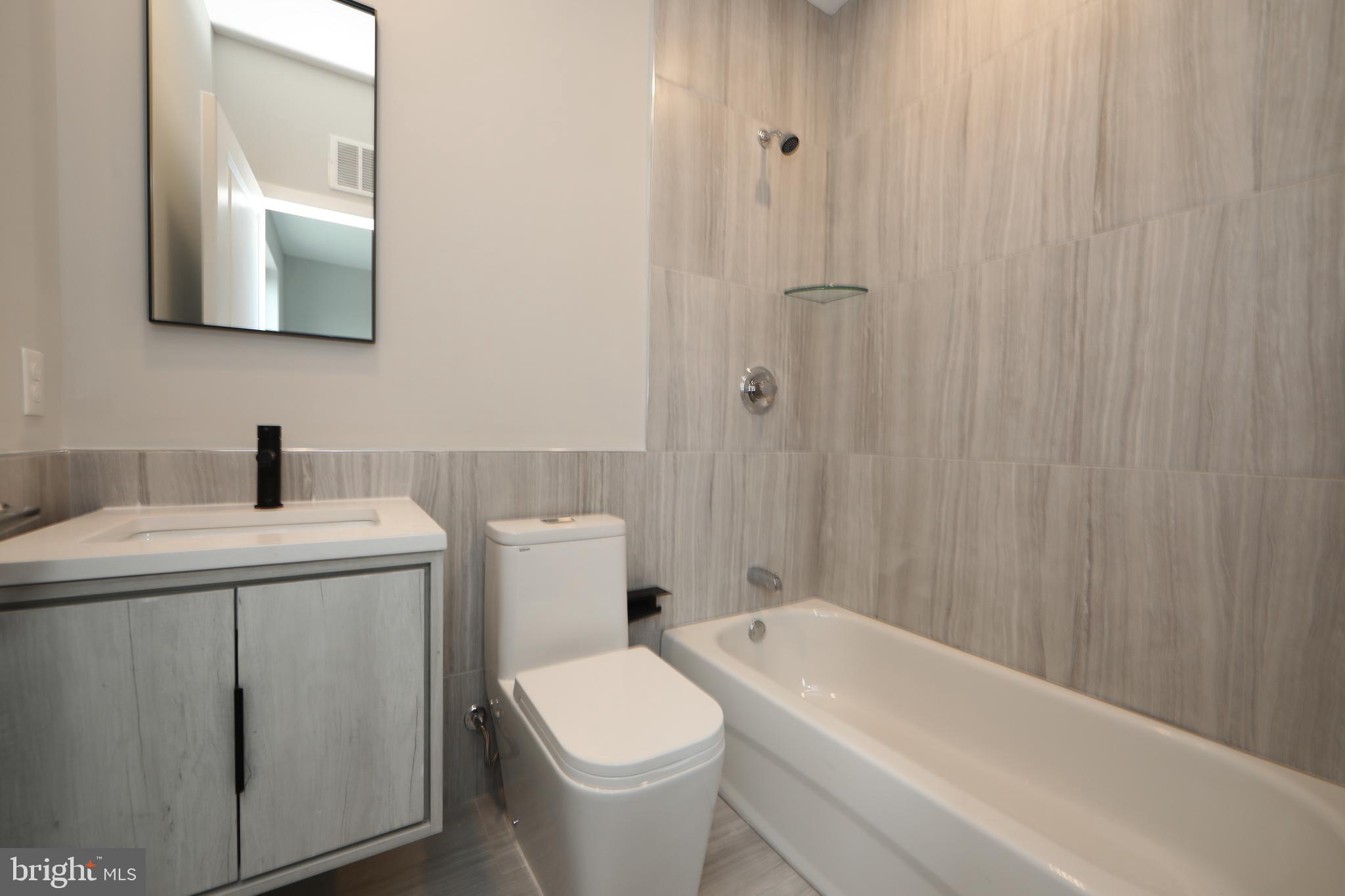 WEST KENSINGTON - Residential