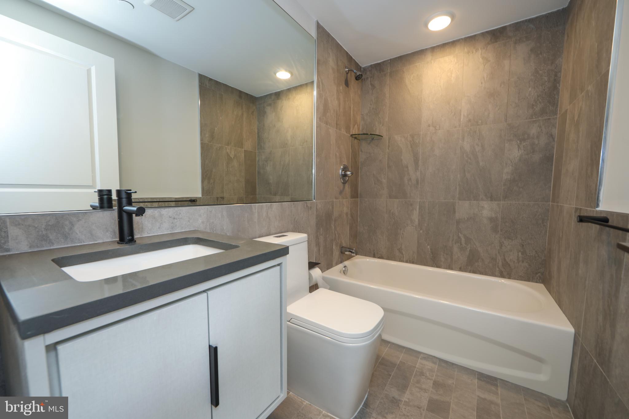 WEST KENSINGTON - Residential