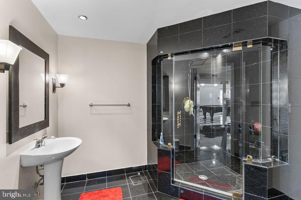 WOODMORE SOUTH - Residential