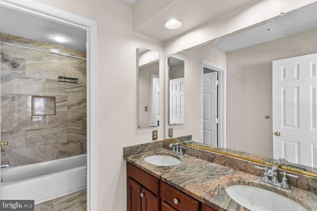 WOODMORE SOUTH - Residential