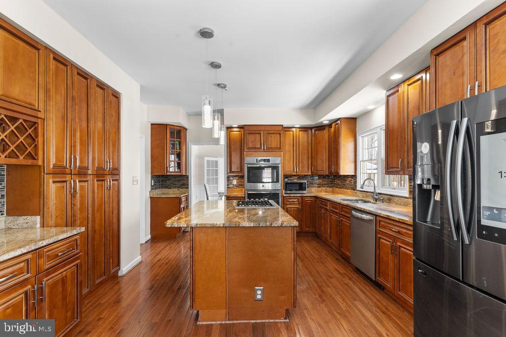 WOODMORE SOUTH - Residential