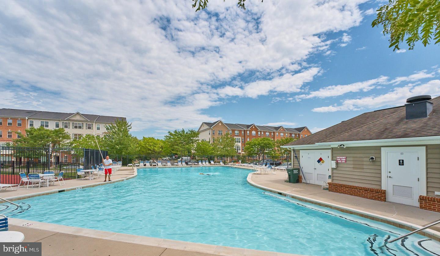 MARKET CENTER CONDOMINIUM - Residential