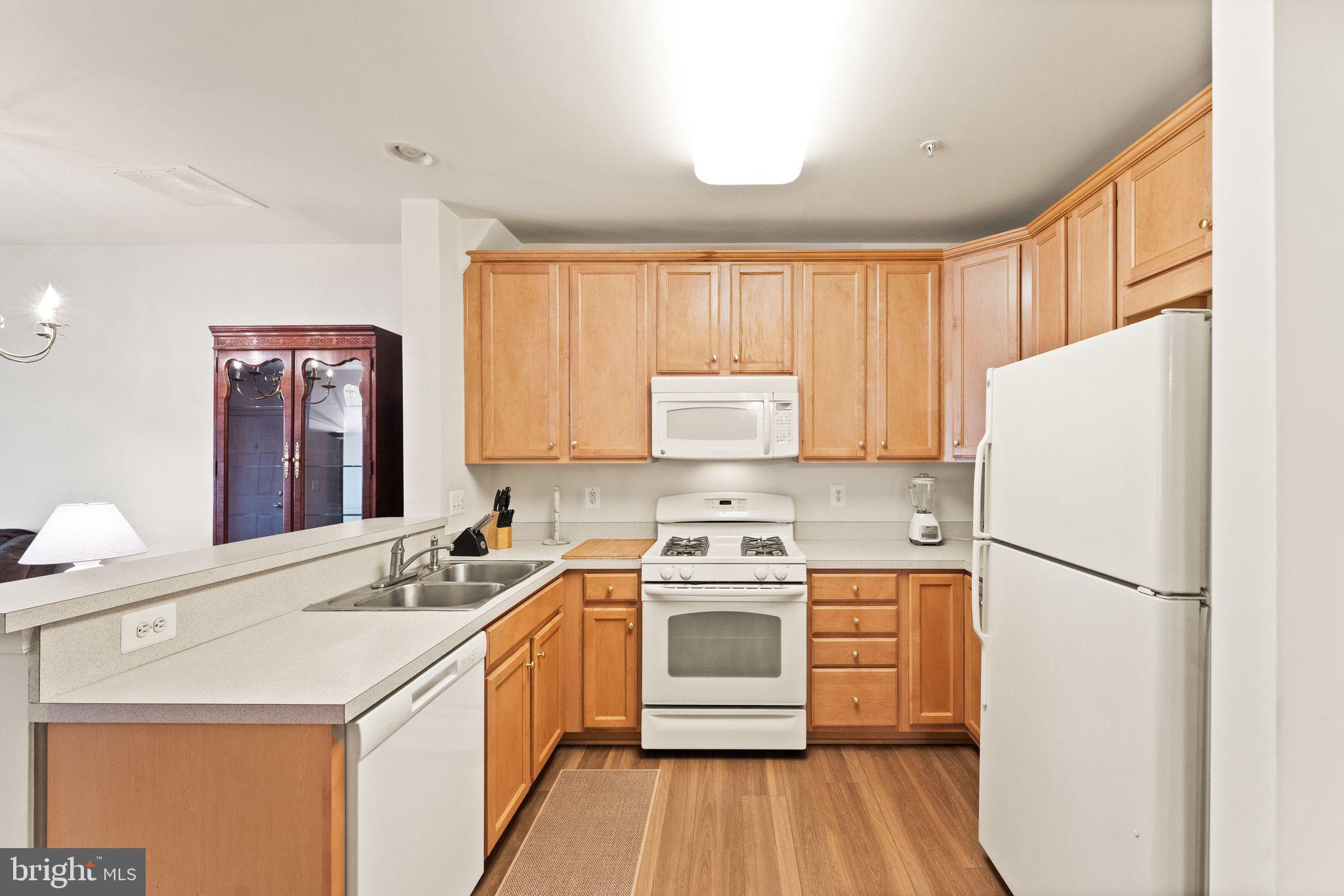 MARKET CENTER CONDOMINIUM - Residential