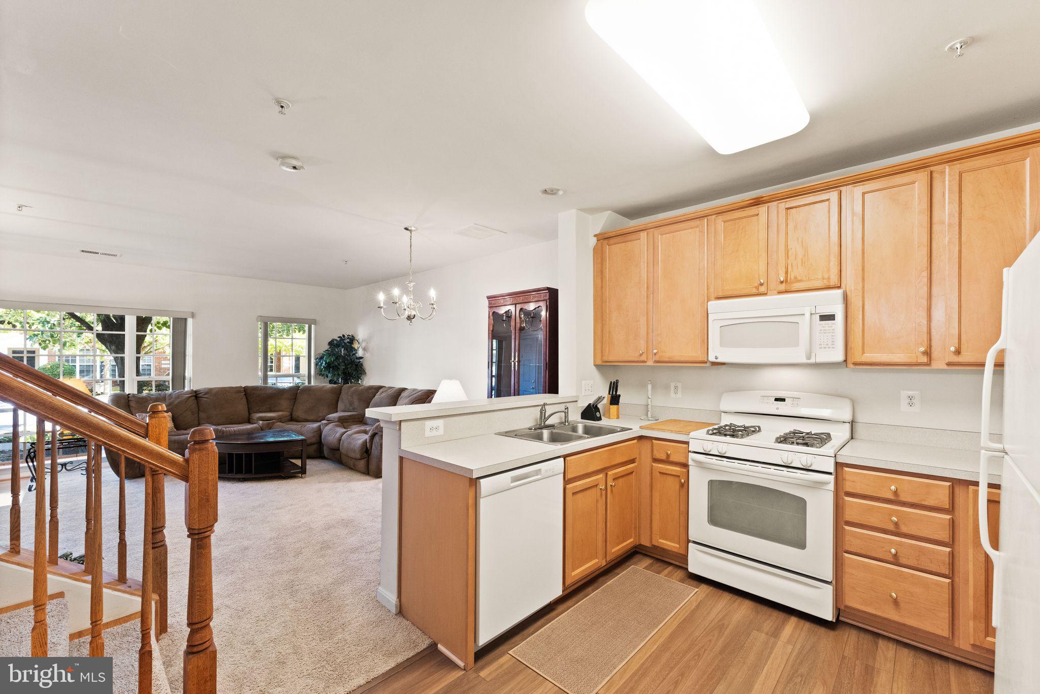 MARKET CENTER CONDOMINIUM - Residential