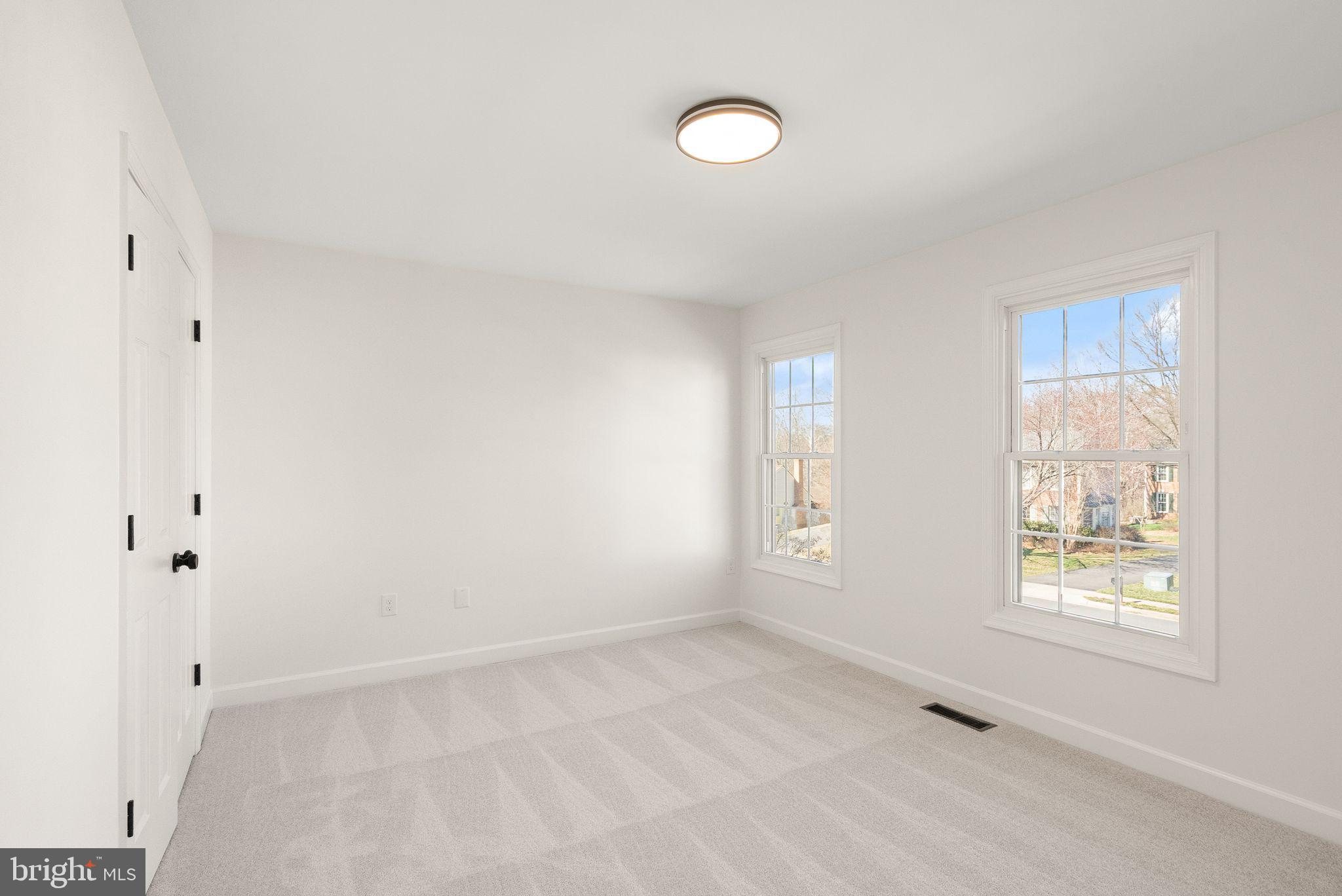 BELLE POND FARM - Residential