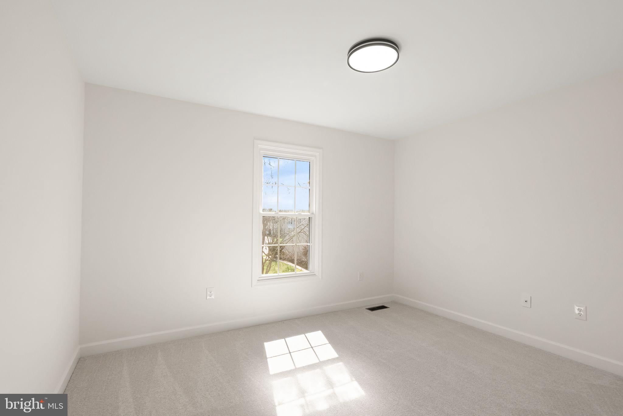 BELLE POND FARM - Residential